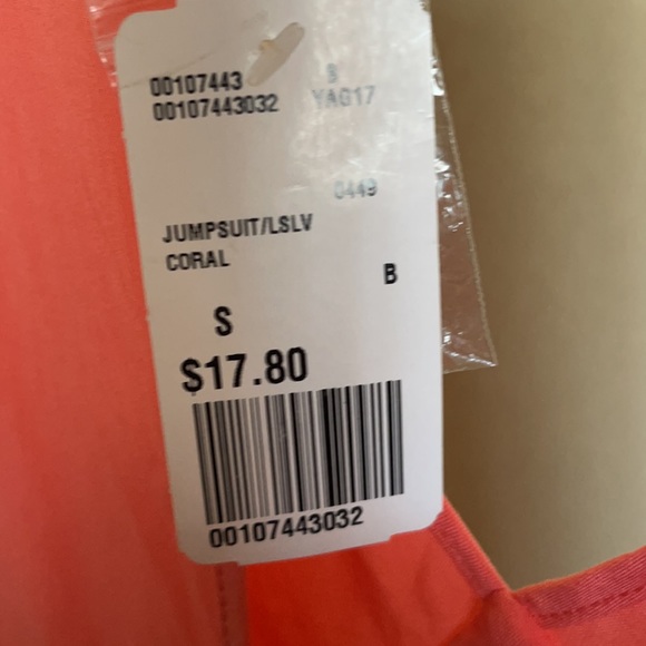 Pink romper - Picture 3 of 3